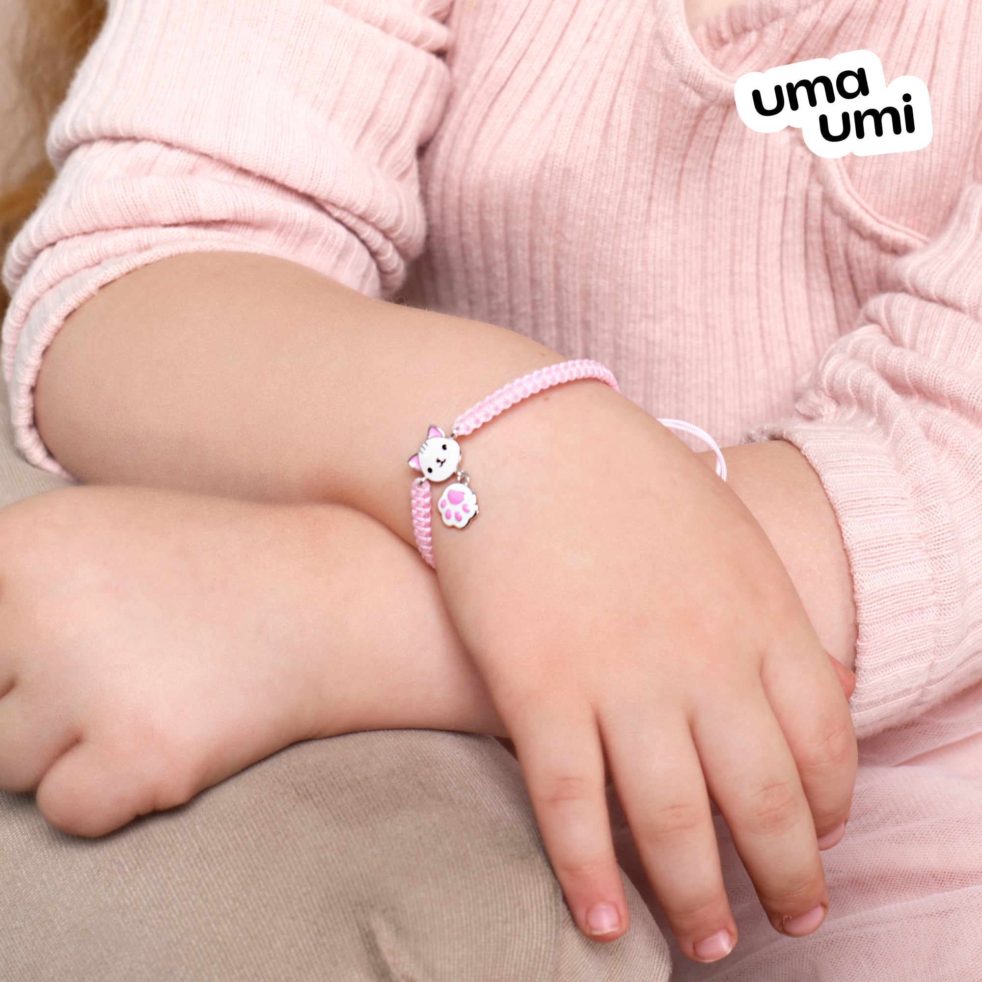 Braided bracelet White Cat with a Paw - UmaUmi