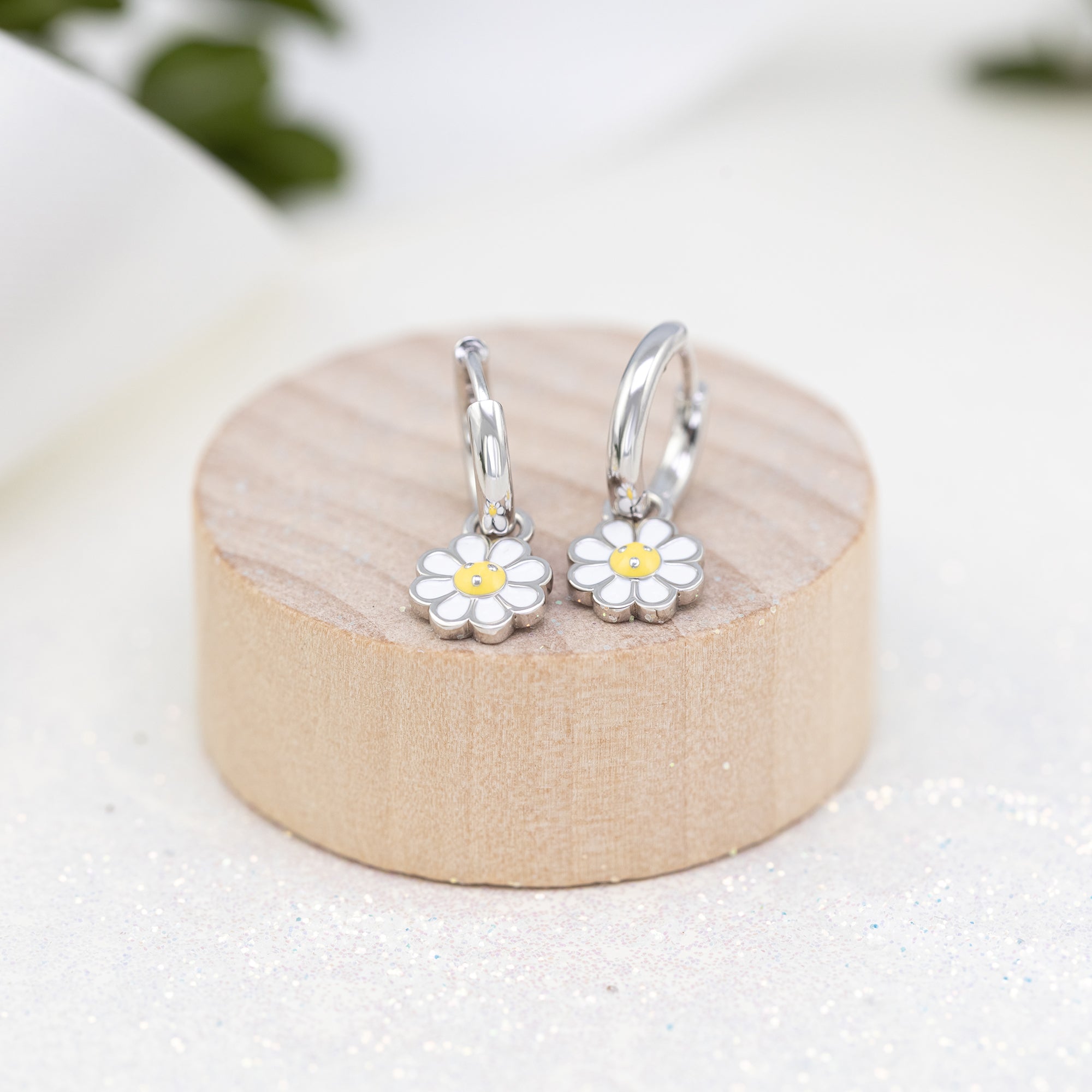 Earrings with pendants Chamomile, d 12 mm - UmaUmi